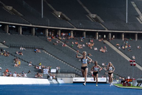 Alina Reh (SCC Berlin) gewinnt ueber 5000m waehrend der deutschen Leichtathletik-Meisterschaften im Olympiastadion am 26.06.2022 in Berlin
